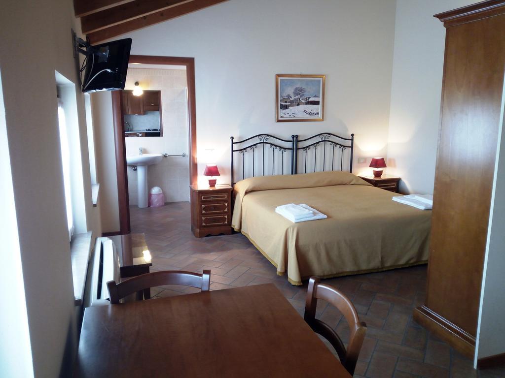 Bb Mambrotta Guest House San Martino Buon Albergo Exterior photo