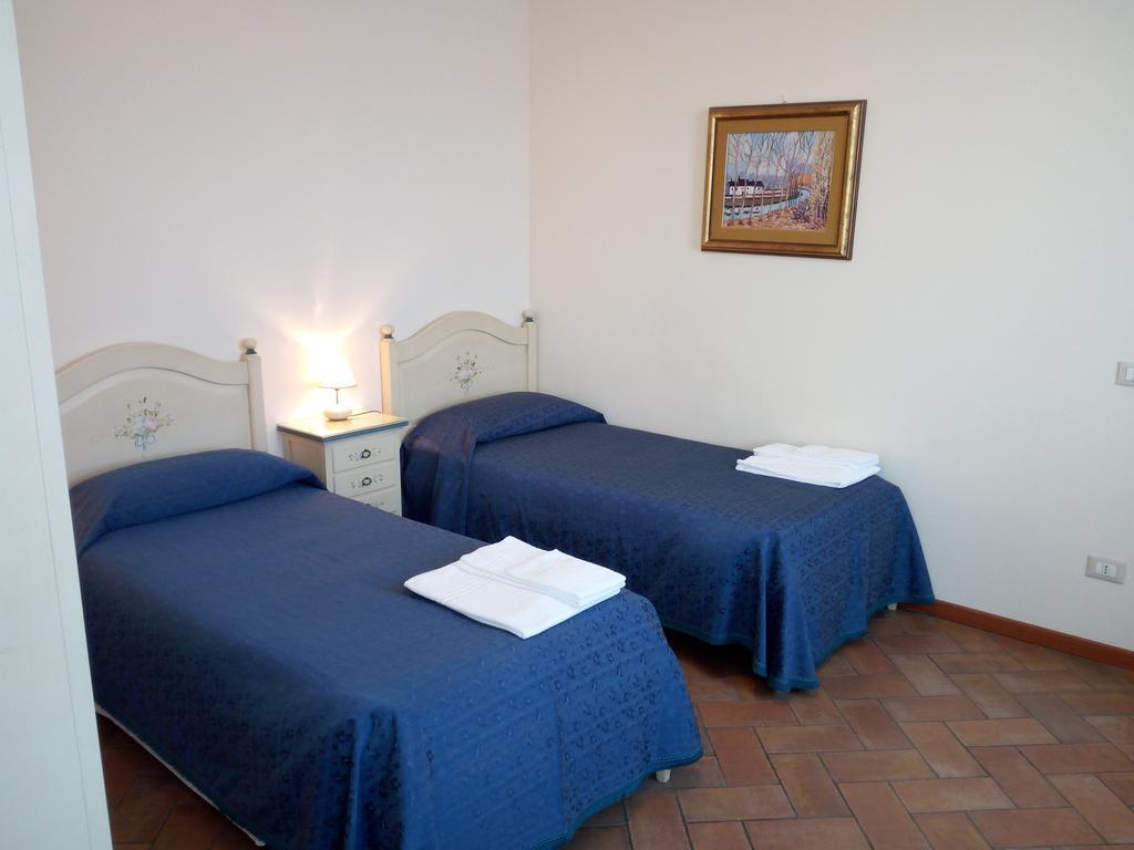 Bb Mambrotta Guest House San Martino Buon Albergo Exterior photo